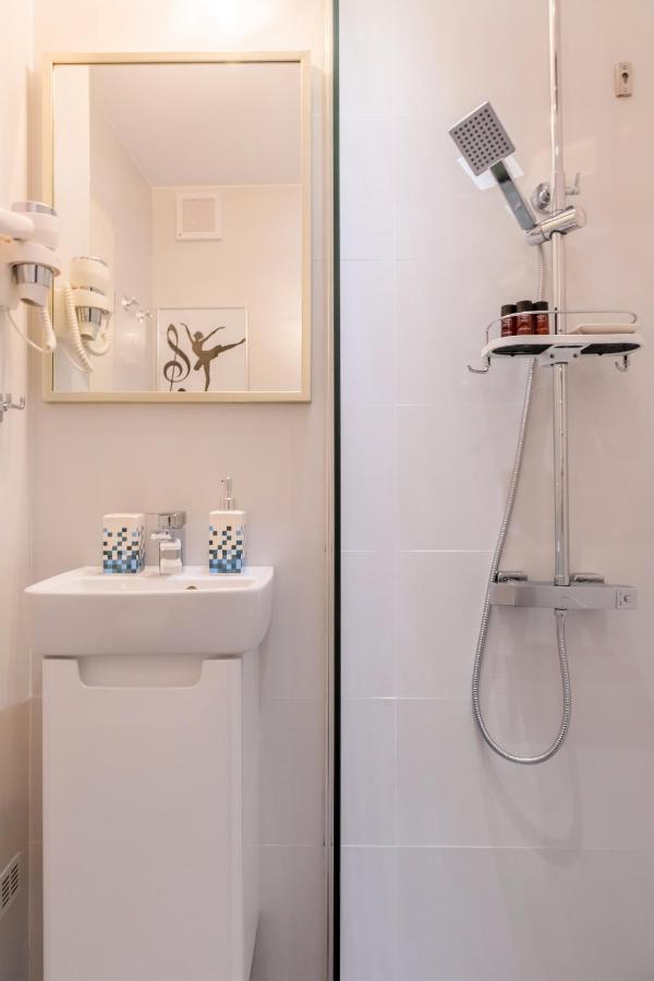 New Studio Carturesti - City Center Букурещ Екстериор снимка