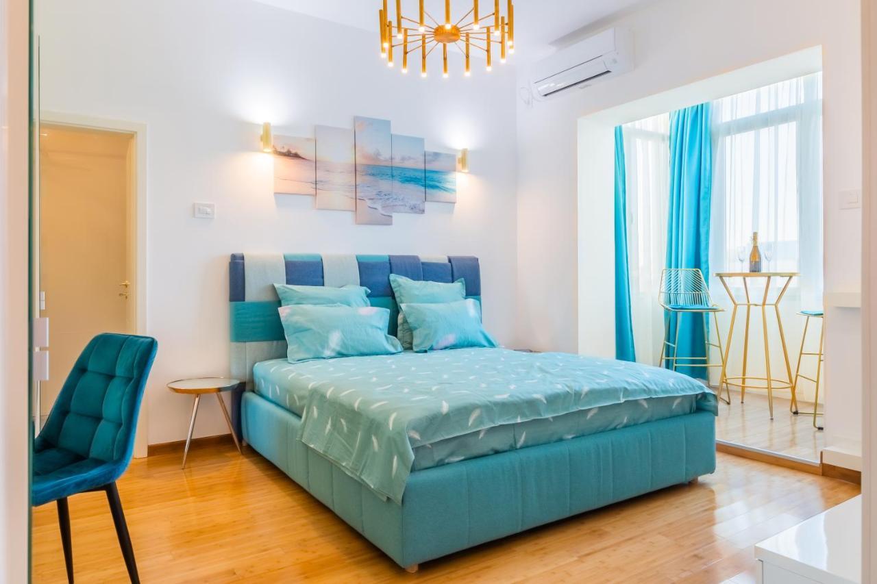 New Studio Carturesti - City Center Букурещ Екстериор снимка