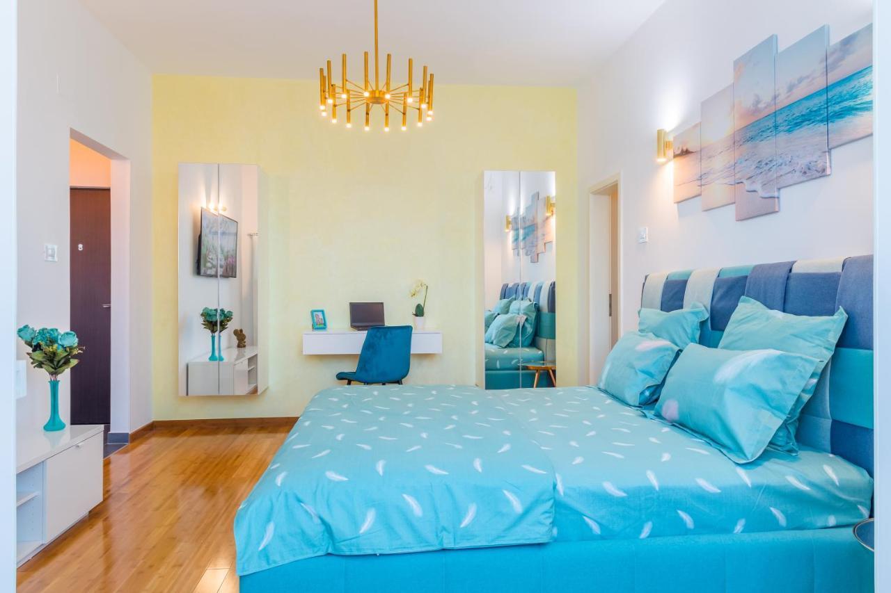 New Studio Carturesti - City Center Букурещ Екстериор снимка